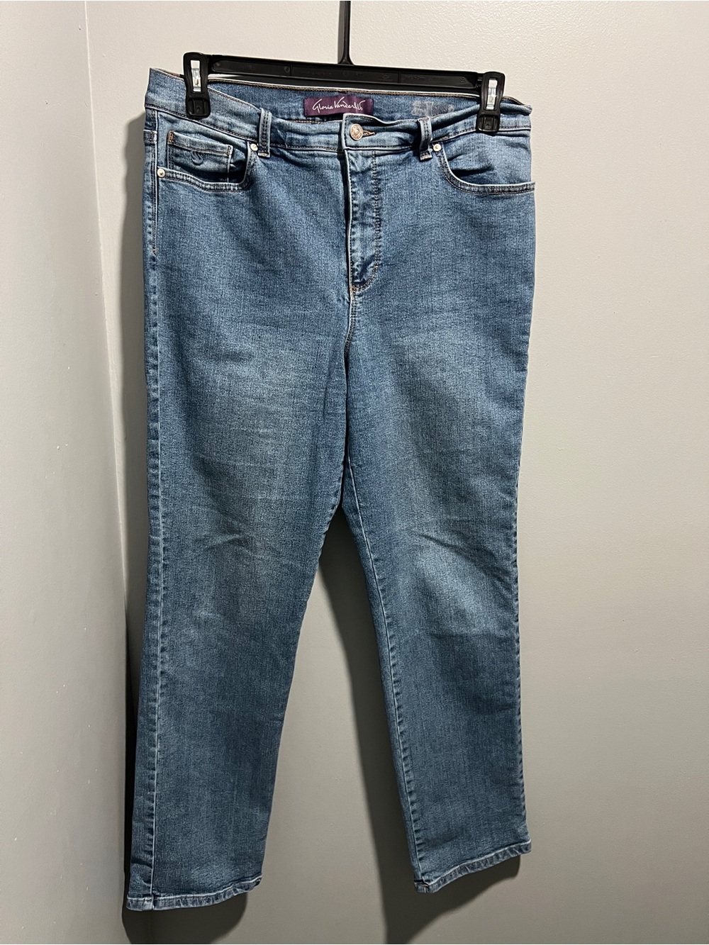 Gloria Vanderbilt Straight-Leg Jeans